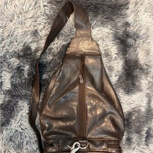 Brown leather shoulder / crossbody bag